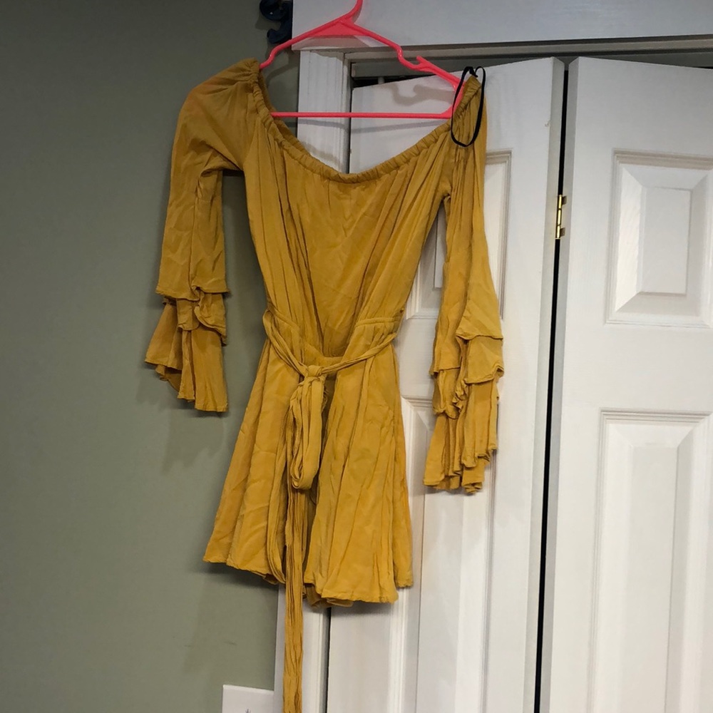 Off the should romper